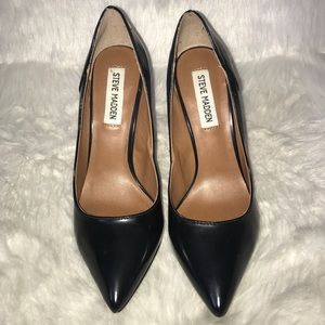 Steve Madden Black Pumps